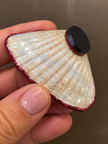 - A Quiet Comfort 2” magnet